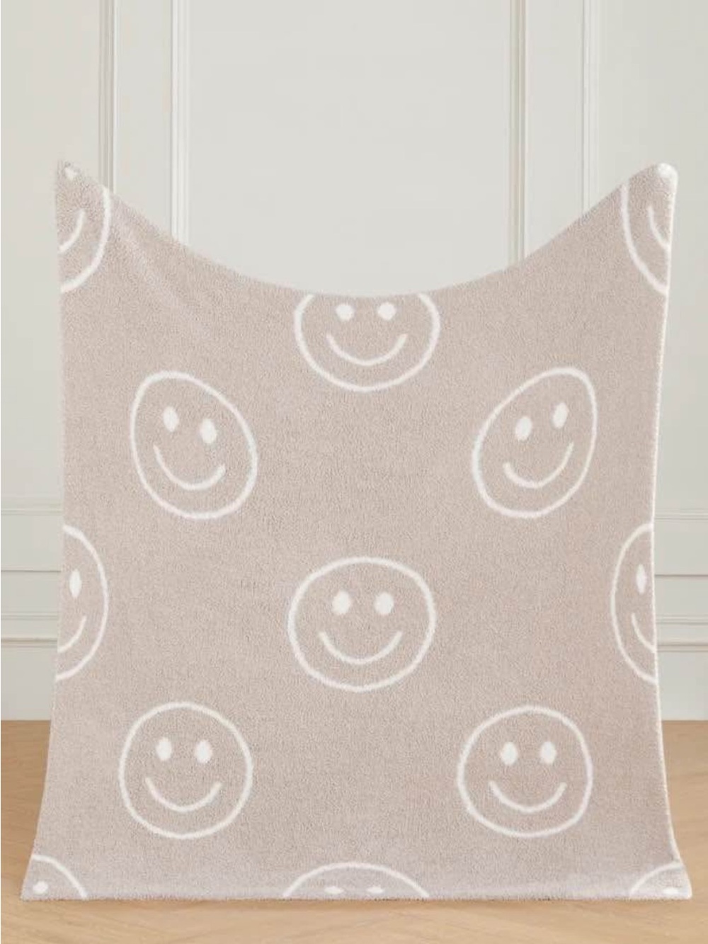 Smiley Face Knit Throw Blanket in Light Beige and White